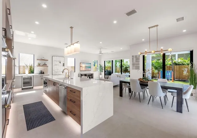 Photo 3 of Single family home for sale at 2425 Temple St, Sarasota, FL 34239 | MLS# A4707630 | Listing updated on 2026-09-30