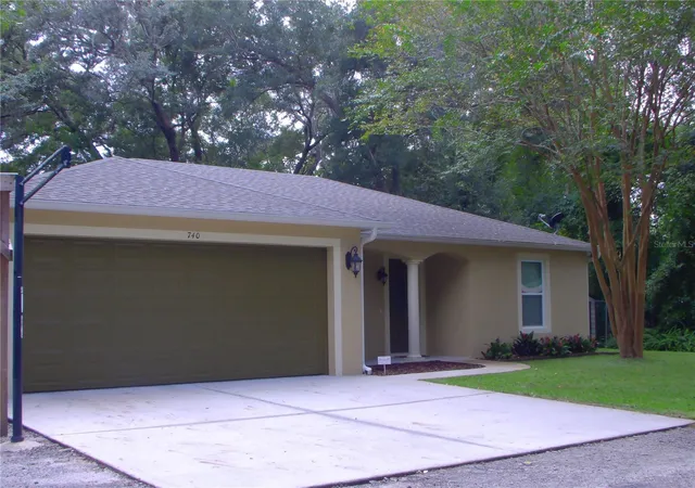 Photo 2 of Sale Pending at 740 Ruby Ave, Deland, FL 32724 | MLS# V4951537 | Listing updated on 2026-10-09