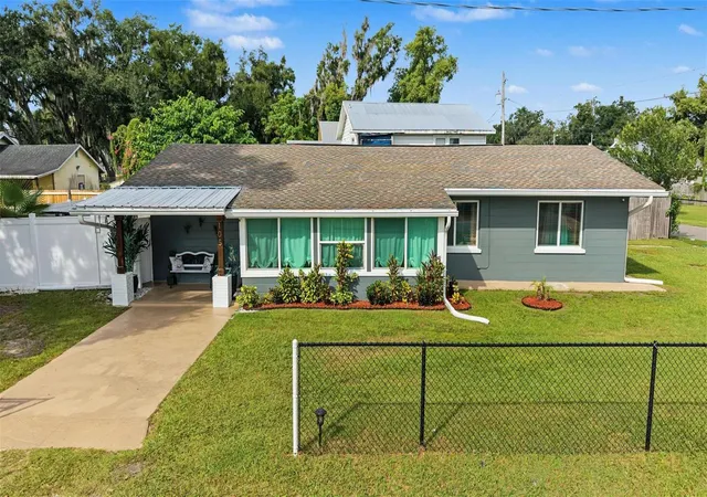 Single family home for sale at 105 N Pearl St, PLANT CITY, FL 33563 | MLS# TB8552679