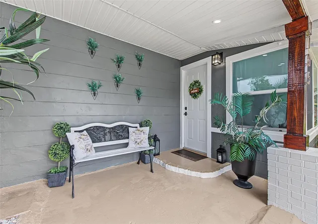 Photo 4 of Single family home for sale at 105 N Pearl St, Plant City, FL 33563 | MLS# TB8552679 | Listing updated on 2026-10-06