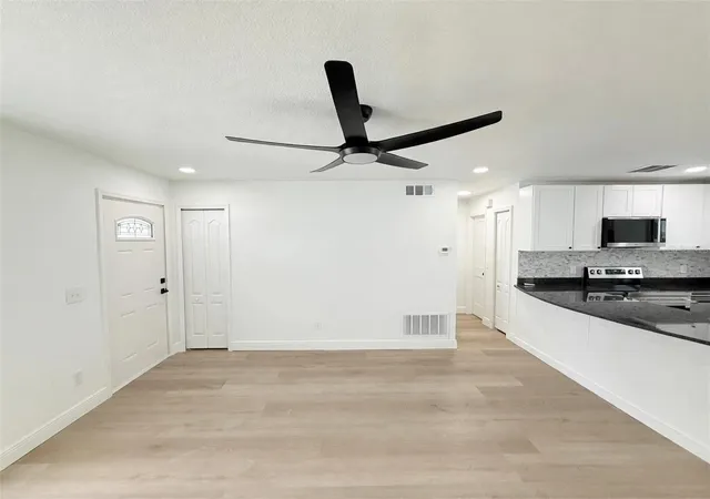 Photo 4 of Single family home for sale at 4058 Luan Dr, Orlando, FL 32808 | MLS# O6445239 | Listing updated on 2026-10-04