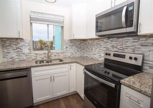 Photo 3 of Condo for sale at 3710 Lake Bayshore Dr #k416, Bradenton, FL 34205 | MLS# A4707635 | Listing updated on 2026-10-06