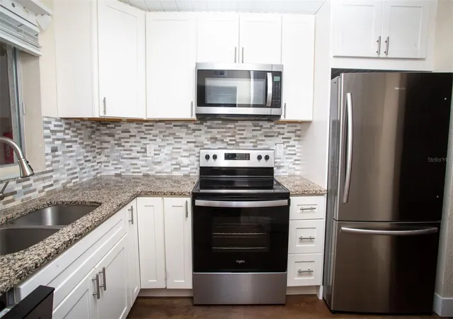 Photo 4 of Condo for sale at 3710 Lake Bayshore Dr #k416, Bradenton, FL 34205 | MLS# A4707635 | Listing updated on 2026-10-06