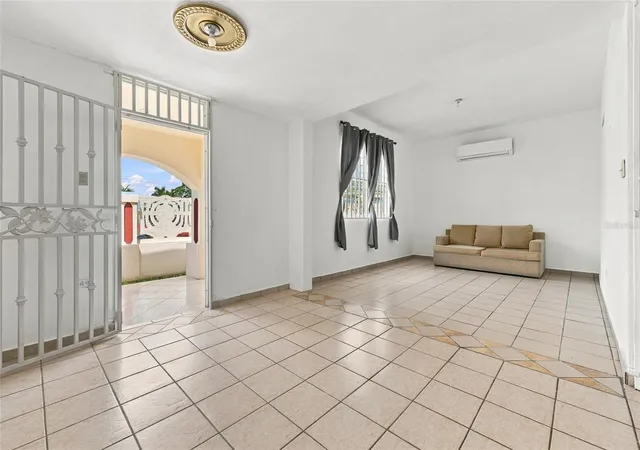 Photo 3 of Single family home for sale at F 13 Calle Franco, Toa Baja, PR 00949 | MLS# PR9124516 | Listing updated on 2026-09-29