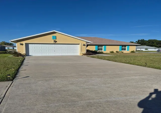 Photo 2 of Single family home for sale at 349 Marion Oaks Manor, Ocala, FL 34473 | MLS# OM732979 | Listing updated on 2026-09-30