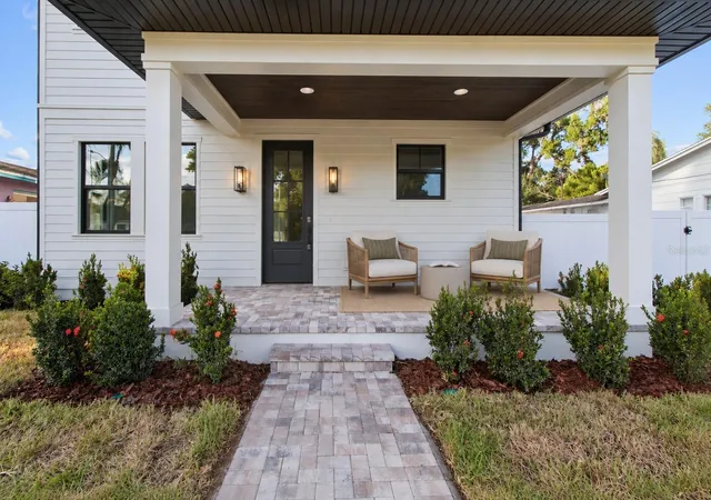 Photo 2 of Single family home for sale at 1025 Melrose Ave S, Saint Petersburg, FL 33705 | MLS# TB8552687 | Listing updated on 2026-10-03
