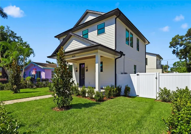 Photo 3 of Single family home for sale at 1025 Melrose Ave S, Saint Petersburg, FL 33705 | MLS# TB8552687 | Listing updated on 2026-10-16