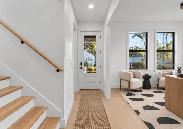 Photo 3 of Single family home for sale at 1025 Melrose Ave S, Saint Petersburg, FL 33705 | MLS# TB8552687 | Listing updated on 2026-10-03