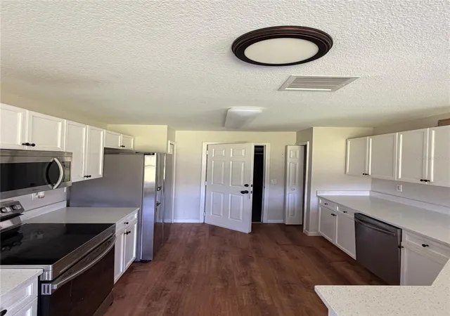 Photo 3 of Single family home for sale at 231 Grouper Ct, Kissimmee, FL 34759 | MLS# O6445245 | Listing updated on 2026-10-23