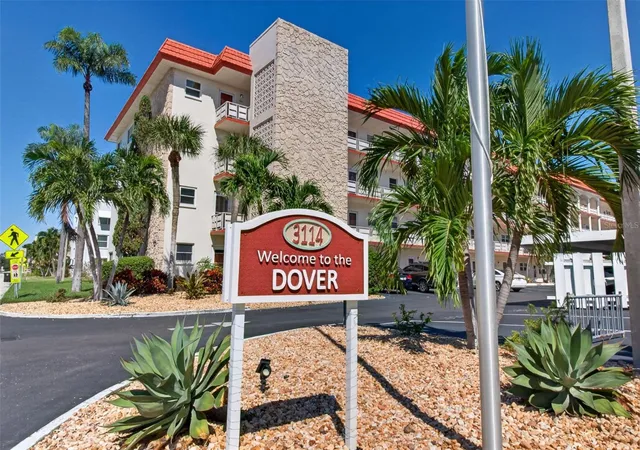 Listing Photo 2 - Condo for sale in building located at 3114 59Th St S, Gulfport, FL 33707 - Unit #208