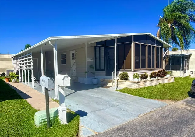 Photo 2 of Sale Pending at 2191 Ca D Oro Dr #38, Sarasota, FL 34238 | MLS# TB8552695 | Listing updated on 2026-10-08