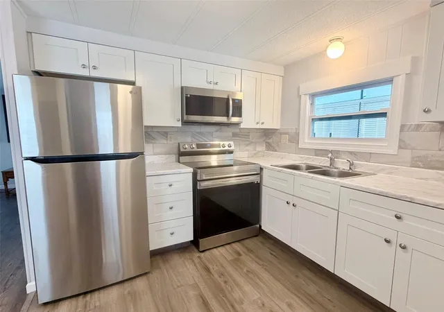 Photo 3 of Sale Pending at 2191 Ca D Oro Dr #38, Sarasota, FL 34238 | MLS# TB8552695 | Listing updated on 2026-10-08
