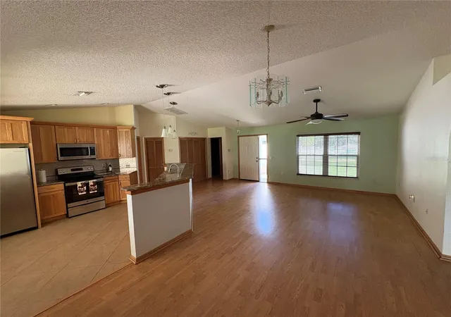 Photo 4 of Single family home for sale at 5085 Bone Ln, Brooksville, FL 34604 | MLS# W7889880 | Listing updated on 2026-10-01