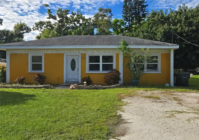 Photo 1 of Single family home for sale at 3314 Williamsburg St, Sarasota, FL 34231 | MLS# A4707642 | Listing updated on 2026-09-30