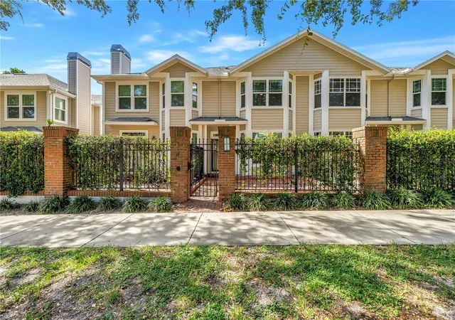 Photo 2 of Townhouse for sale at 350 2nd Street N #6, Saint Petersburg, FL 33701 | MLS# TB8552705 | Listing updated on 2026-10-15