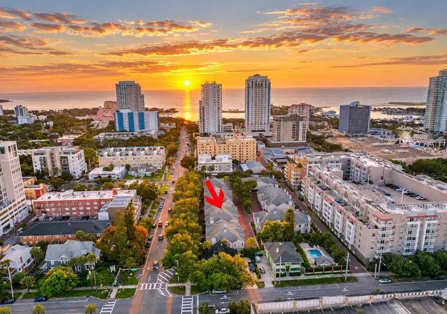 Photo 1 of Townhouse for sale at 350 2nd Street N #6, Saint Petersburg, FL 33701 | MLS# TB8552705 | Listing updated on 2026-10-15