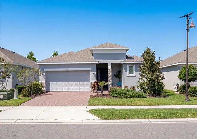 Photo 2 of Single family home for sale at 2913 Bluestem Ln, Clermont, FL 34714 | MLS# O6445263 | Listing updated on 2026-10-13