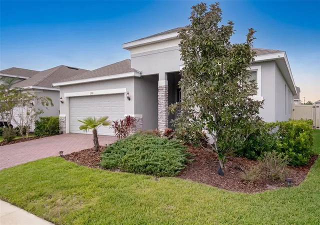 Photo 3 of Single family home for sale at 2913 Bluestem Ln, Clermont, FL 34714 | MLS# O6445263 | Listing updated on 2026-10-13