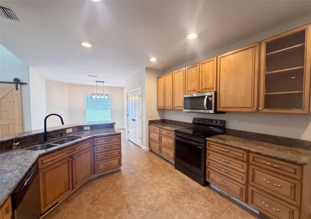 Photo 2 of Single family home for sale at 2015 River Xing Dr, Valrico, FL 33596 | MLS# O6445275 | Listing updated on 2026-10-07