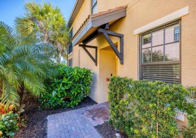 Photo 3 of Condo for sale at 10063 Crooked Crk Dr #101, Venice, FL 34293 | MLS# N6145952 | Listing updated on 2026-10-01