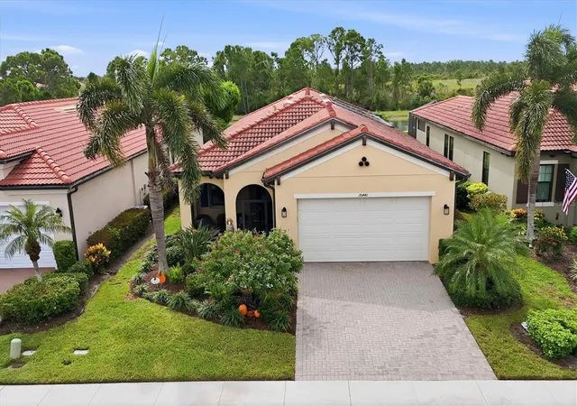Photo 3 of Single family home for sale at 10441 Crooked Crk Dr, Venice, FL 34293 | MLS# N6145954 | Listing updated on 2026-10-21