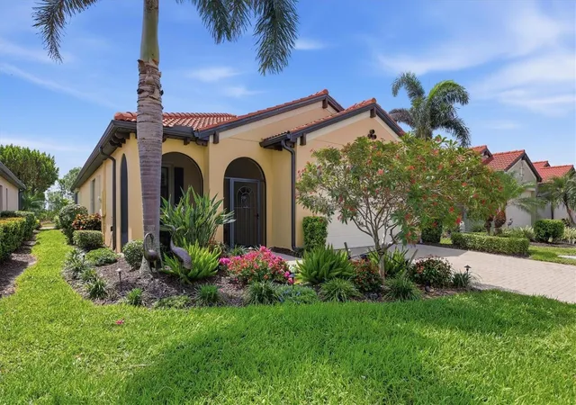 Photo 4 of Single family home for sale at 10441 Crooked Crk Dr, Venice, FL 34293 | MLS# N6145954 | Listing updated on 2026-10-21