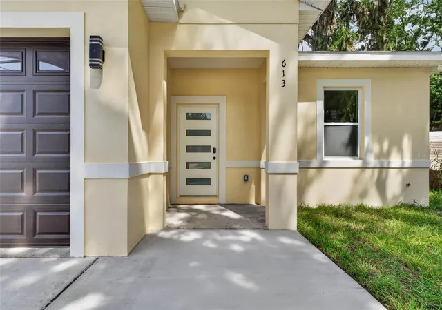 Photo 2 of Single family home for sale at 613 W Valencia St, Lakeland, FL 33805 | MLS# TB8552711 | Listing updated on 2026-09-30