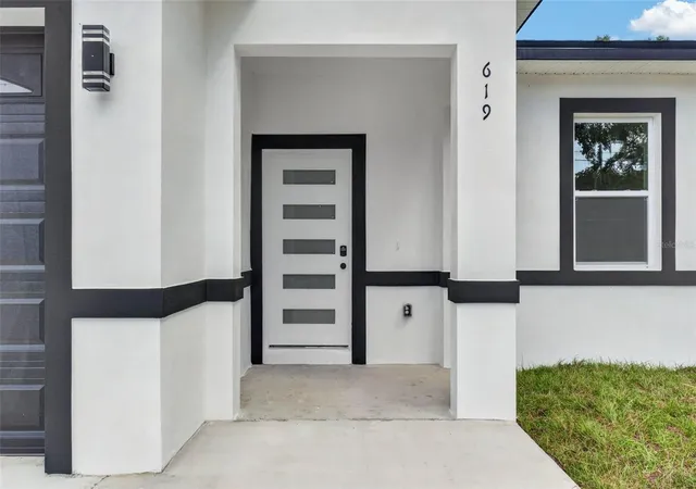 Photo 2 of Single family home for sale at 619 W Valencia St, Lakeland, FL 33805 | MLS# TB8552712 | Listing updated on 2026-09-30