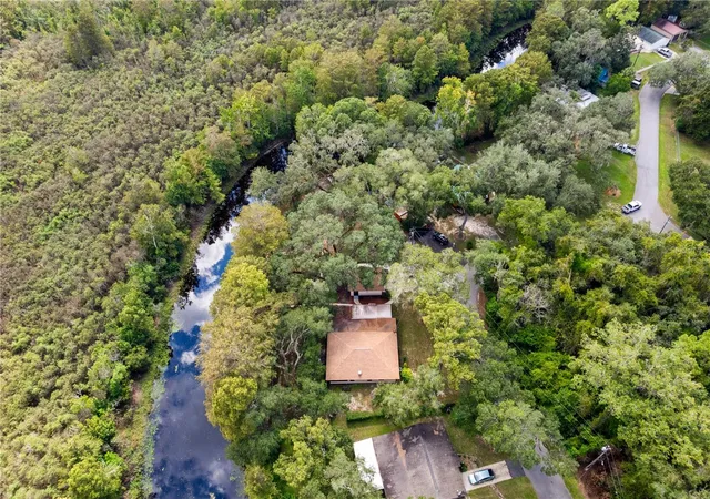 Photo 3 of Single family home for sale at 5617 S Perch Dr, Floral City, FL 34436 | MLS# W7889882 | Listing updated on 2026-10-06