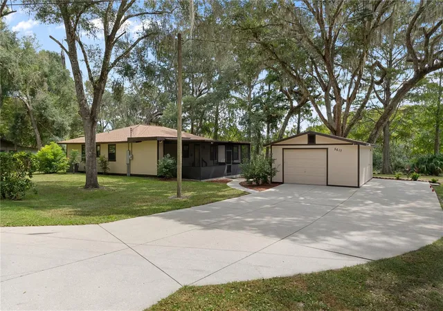 Photo 3 of Single family home for sale at 5617 S Perch Dr, Floral City, FL 34436 | MLS# W7889882 | Listing updated on 2026-10-06