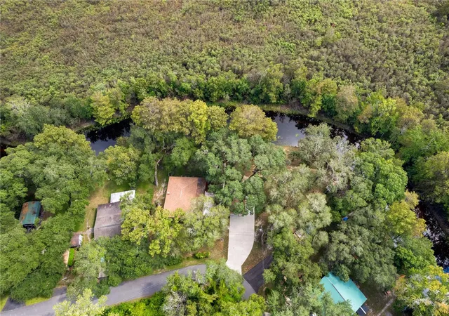 Photo 4 of Single family home for sale at 5617 S Perch Dr, Floral City, FL 34436 | MLS# W7889882 | Listing updated on 2026-10-06