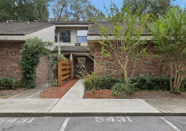 Photo 1 of Townhouse for sale at 5431 Nw 33rd Place, Gainesville, FL 32606 | MLS# GC543830 | Listing updated on 2026-10-06