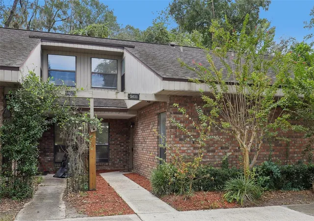 Photo 3 of Townhouse for sale at 5431 NW 33rd Place, Gainesville, FL 32606 | MLS# GC543830 | Listing updated on 2026-10-06