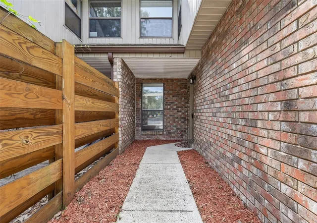 Photo 4 of Townhouse for sale at 5431 NW 33rd Place, Gainesville, FL 32606 | MLS# GC543830 | Listing updated on 2026-10-06