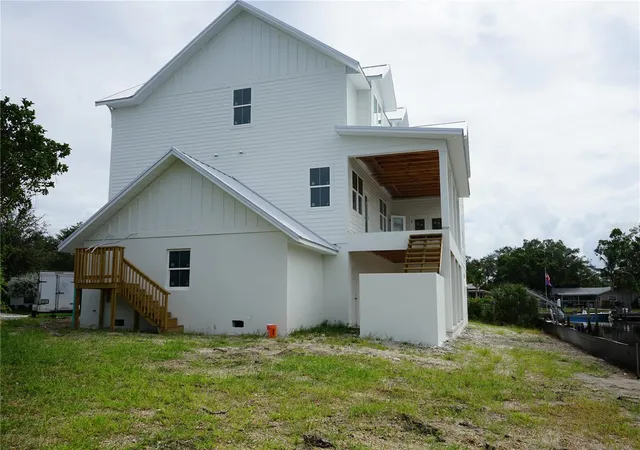 Photo 2 of Single family home for sale at 1401 45th Avenue NE, Saint Petersburg, FL 33703 | MLS# TB8552733 | Listing updated on 2026-10-08