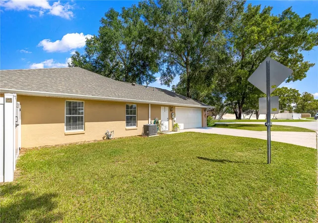 Photo 4 of Single family home for sale at 1318 SE 66th Avenue, Ocala, FL 34472 | MLS# OM732989 | Listing updated on 2026-09-28