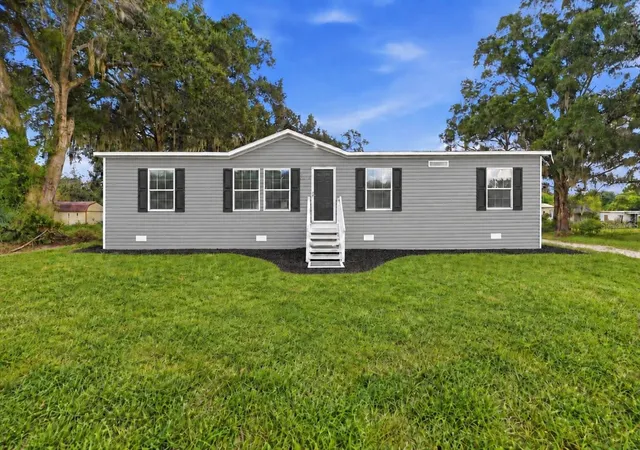 Photo 3 of Manufactured home for sale at 1228 Sparton Ave, Port Orange, FL 32127 | MLS# P4940017 | Listing updated on 2026-10-03