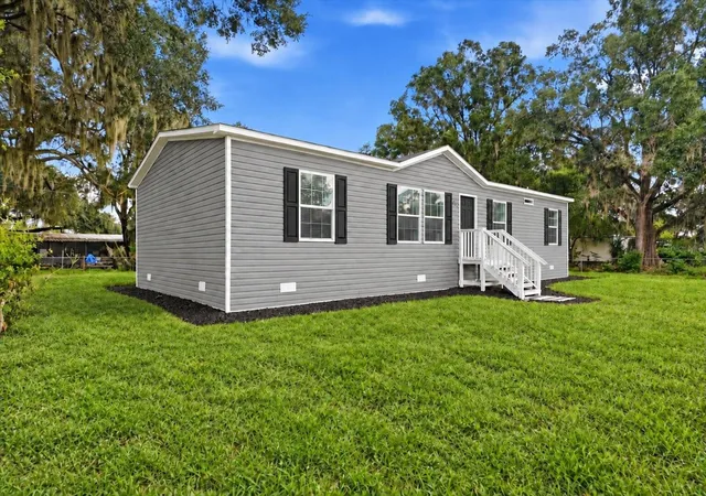 Photo 3 of Manufactured home for sale at 1228 Sparton Ave, Port Orange, FL 32127 | MLS# P4940017 | Listing updated on 2026-10-03