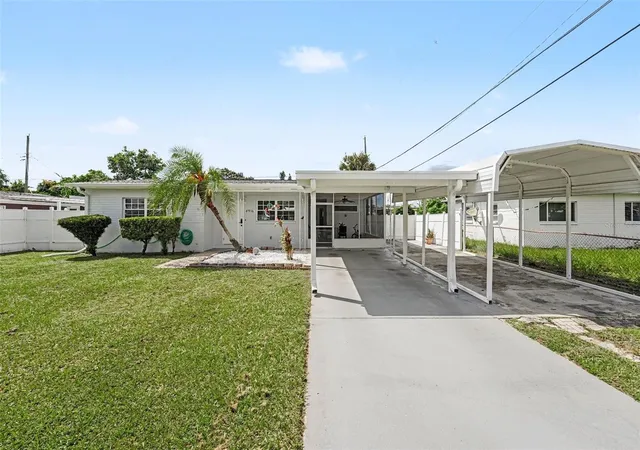 Photo 4 of Single family home for sale at 4916 Eldorado Dr, Tampa, FL 33615 | MLS# TB8552738 | Listing updated on 2026-10-05