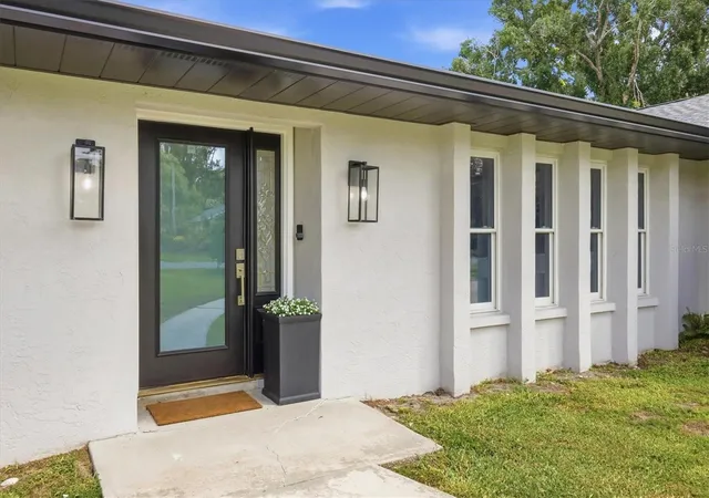 Photo 3 of Single family home for sale at 5605 Sawgrass Rd, Sarasota, FL 34232 | MLS# A4707659 | Listing updated on 2026-10-07