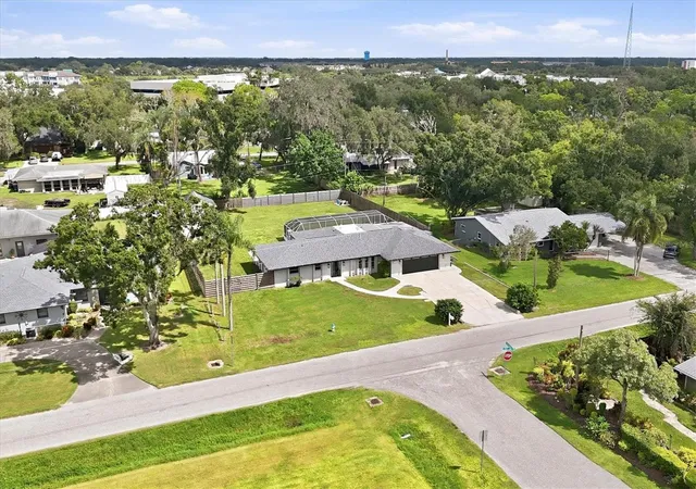 Photo 3 of Single family home for sale at 5605 Sawgrass Rd, Sarasota, FL 34232 | MLS# A4707659 | Listing updated on 2026-10-07
