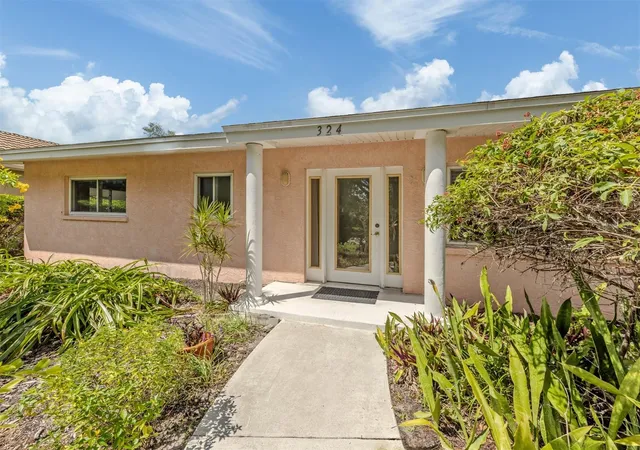 Photo 4 of Single family home for sale at 324 Ponce De Leon Ave, Venice, FL 34285 | MLS# N6145957 | Listing updated on 2026-10-02