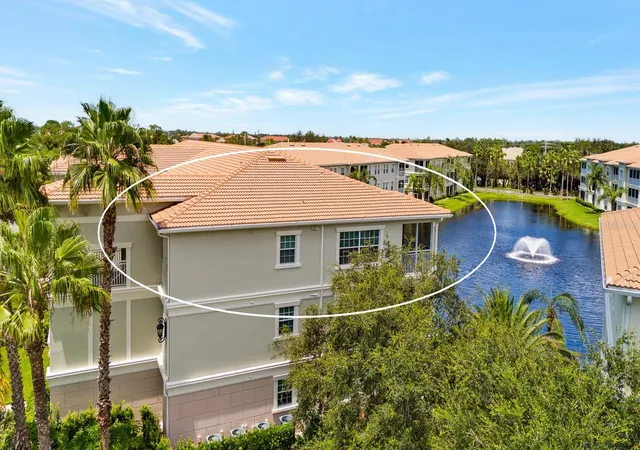 Photo 2 of Condo for sale at 700 San Lino Cir #734, Venice, FL 34292 | MLS# A4707661 | Listing updated on 2026-09-28