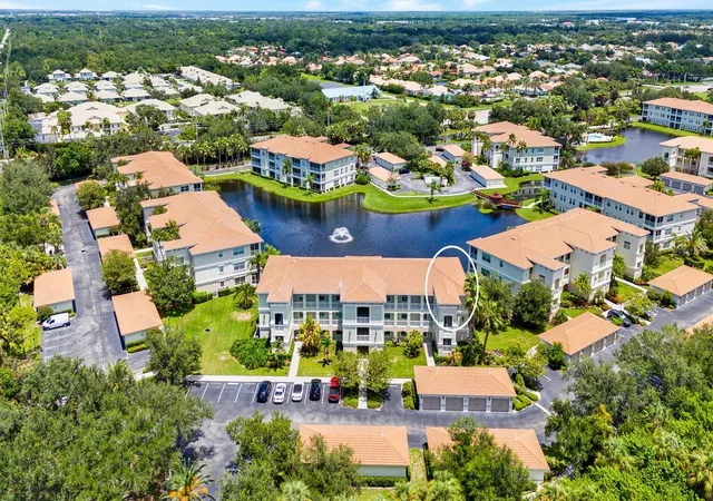 Listing Photo 4 - Condo for sale in building located at 700 San Lino Cir, Venice, FL 34292 - Unit #734