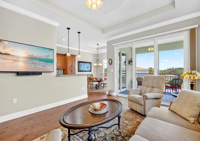 Listing Photo 5 - Condo for sale in building located at 700 San Lino Cir, Venice, FL 34292 - Unit #734