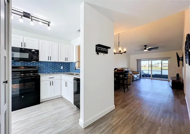 Photo 3 of Townhouse for sale at 72 Pine Is Cir, Kissimmee, FL 34743 | MLS# O6445302 | Listing updated on 2026-09-29