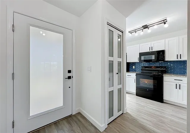 Photo 4 of Townhouse for sale at 72 Pine Is Cir, Kissimmee, FL 34743 | MLS# O6445302 | Listing updated on 2026-09-29