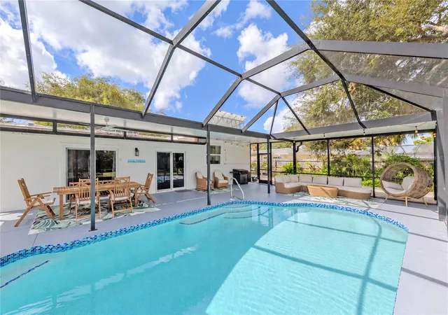 Photo 3 of Single family home for sale at 324 Beach Rd, Venice, FL 34285 | MLS# TB8552746 | Listing updated on 2026-09-30