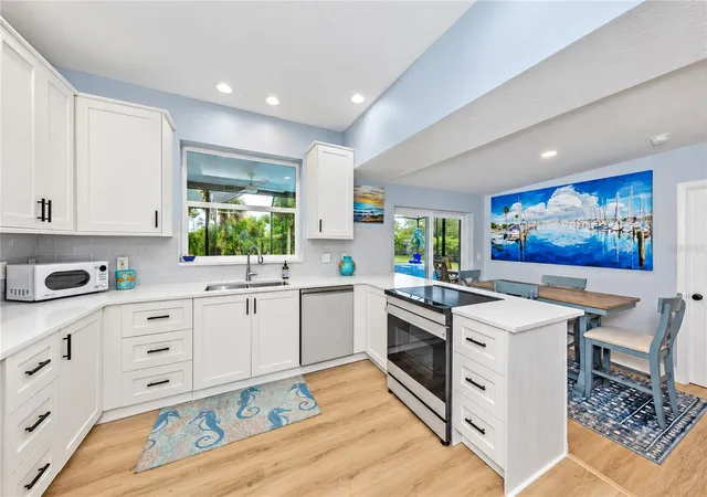 Photo 4 of Single family home for sale at 324 Beach Rd, Venice, FL 34285 | MLS# TB8552746 | Listing updated on 2026-09-30