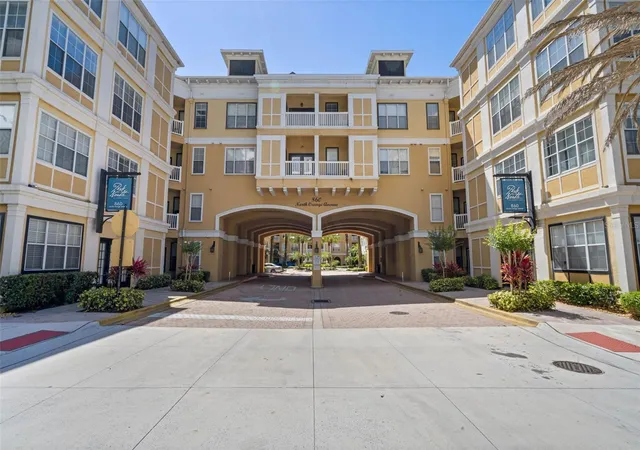 Photo 3 of Condo for sale at 860 N Orange Ave #112, Orlando, FL 32801 | MLS# S5158412 | Listing updated on 2026-10-05